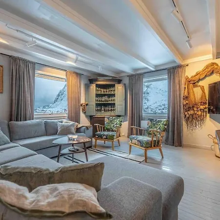 Fishermans House - Mountain & Seaview Reine