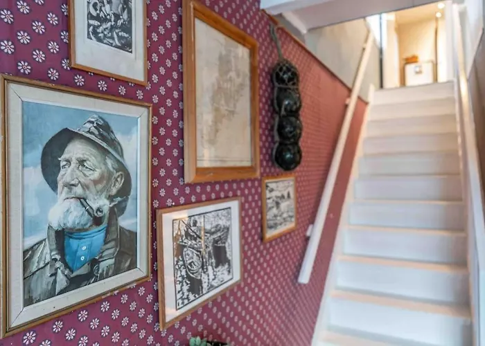 Fishermans House - Mountain & Seaview