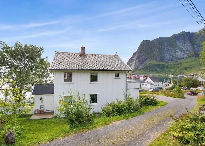 Vakantiehuis Fishermans House - Mountain & Seaview Reine