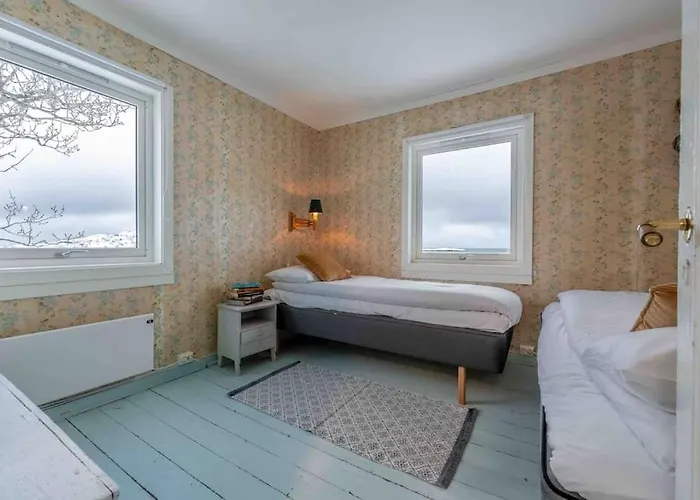 Fishermans House - Mountain & Seaview Reine