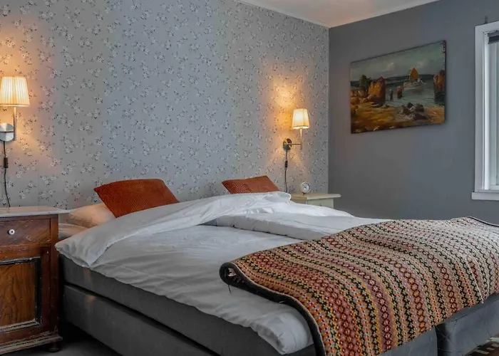 Fishermans House - Mountain & Seaview