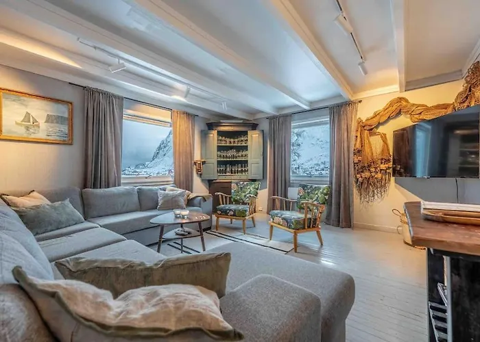 Fishermans House - Mountain & Seaview Reine